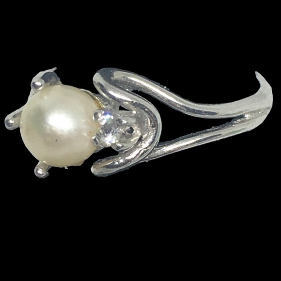 Uncas Genuine Pearl Sterling Silver CZ Ring 7 - Picture 9 of 9